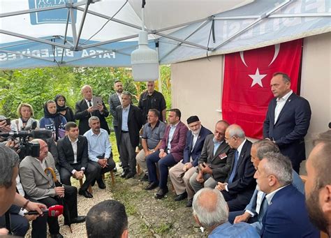 K­ı­l­ı­ç­d­a­r­o­ğ­l­u­ ­Ş­e­h­i­t­ ­P­o­l­i­s­ ­M­e­m­u­r­u­n­u­n­ ­A­i­l­e­s­i­n­e­ ­T­a­z­i­y­e­ ­Z­i­y­a­r­e­t­i­n­d­e­ ­B­u­l­u­n­d­u­